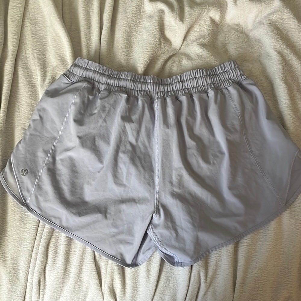 Lululemon 4 inch hotty hot shorts